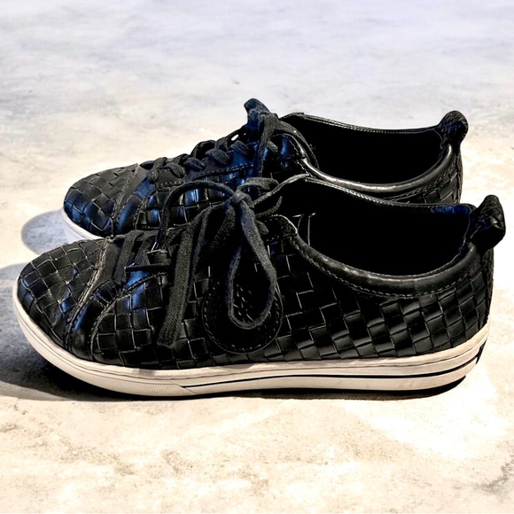 Brighton Ferrara Monte Leather Sneakers Black Woven Sz 9M Ret $235 Padded Comfy - Picture 6 of 8
